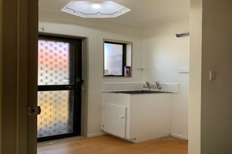 Photo of property in 3a Fruitvale Road, New Lynn, Auckland, 0600