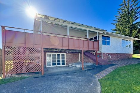 Photo of property in 16 Carole Crescent, Pakuranga, Auckland, 2010