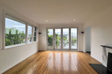 Photo of property in 2 Leander Road, Bayswater, Auckland, 0622