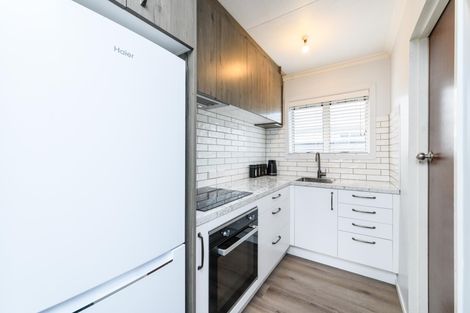 Photo of property in 2/299 Ruahine Street, Terrace End, Palmerston North, 4410