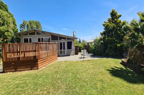 Photo of property in 4 Mahia Place, Kelvin Grove, Palmerston North, 4414
