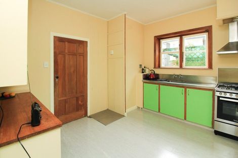 Photo of property in 7 Kaihuia Terrace, Northland, Wellington, 6012