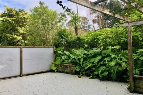 Photo of property in 16a Forrest Hill Road, Forrest Hill, Auckland, 0620