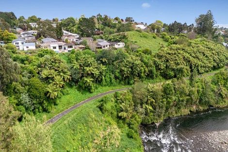 Photo of property in 114b Riversdale Drive, Merrilands, New Plymouth, 4312