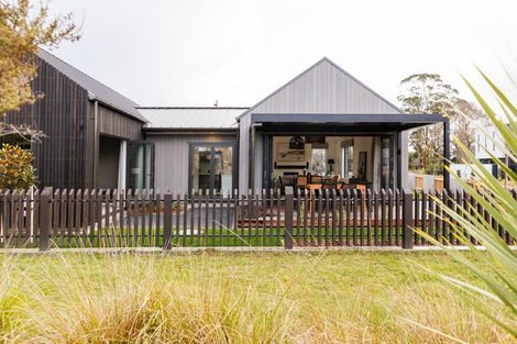 Photo of property in 1 Te Ara Lane, Hokowhitu, Palmerston North, 4410