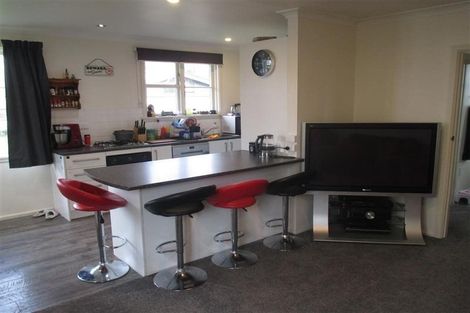 Photo of property in 16 Dunarnan Street, Avonside, Christchurch, 8061