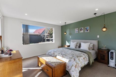 Photo of property in 16 Kruse Place, Redwood, Christchurch, 8051