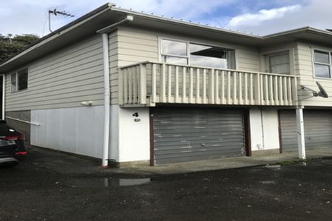 Photo of property in 4/210 Newlands Road, Newlands, Wellington, 6037