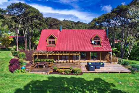 Photo of property in 18 Cochran Road, Oratia, Auckland, 0604