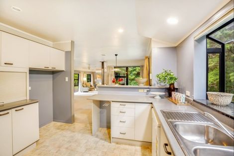 Photo of property in 18 Konini Road, Titirangi, Auckland, 0604