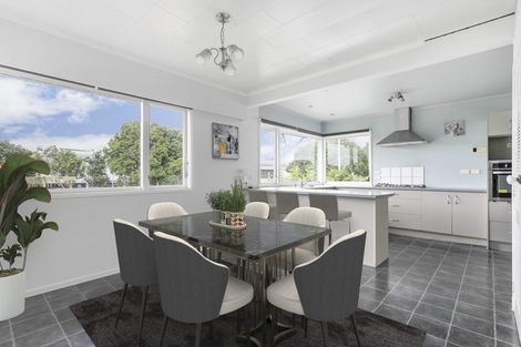 Photo of property in 9 Sutton Crescent, Papatoetoe, Auckland, 2025