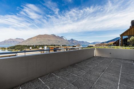 Photo of property in 16 Earnslaw Terrace, Queenstown, 9300