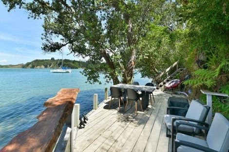 Photo of property in 254 Wade River Road, Wade Heads, Whangaparaoa, 0932