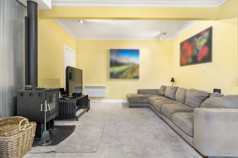 Photo of property in 93 Northland Road, Northland, Wellington, 6012