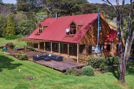 Photo of property in 18 Cochran Road, Oratia, Auckland, 0604