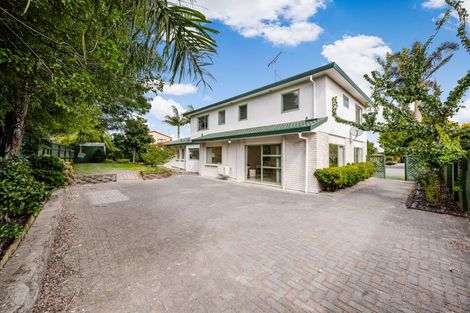 Photo of property in 16 Cumbrian Place, Conifer Grove, Takanini, 2112