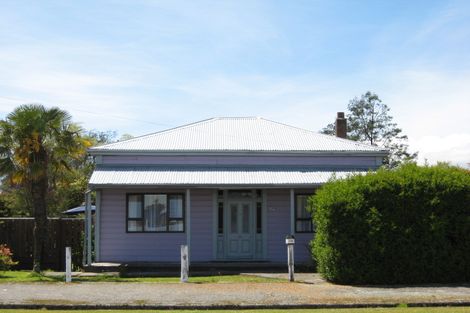 Photo of property in 129 Queen Street, Westport, 7825