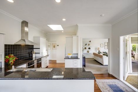 Photo of property in 16 Kopanga Road, Havelock North, 4130