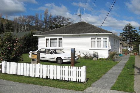 Photo of property in 15 Gibbs Crescent, Wainuiomata, Lower Hutt, 5014