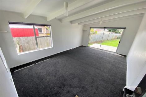 Photo of property in 6 Chisholm Place, Mangere East, Auckland, 2024