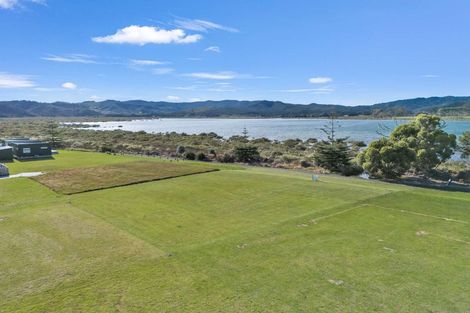 Photo of property in 30 Taniwha Place, Matarangi, 3592