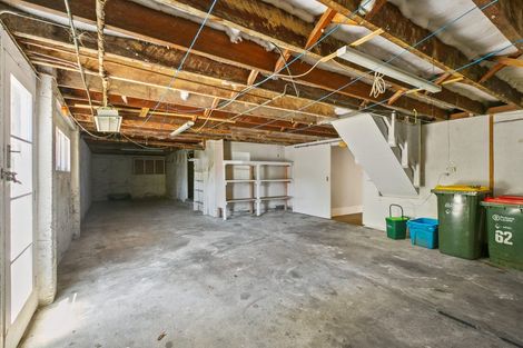 Photo of property in 62 Huatoki Street, Vogeltown, New Plymouth, 4310