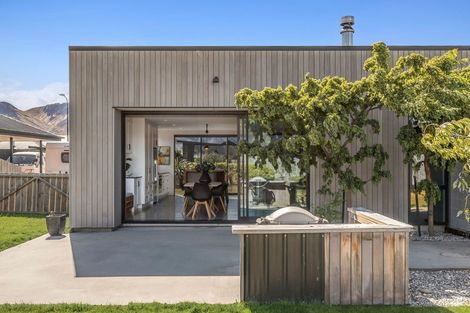 Photo of property in 13 Isthmus Place, Lake Hawea, Wanaka, 9382