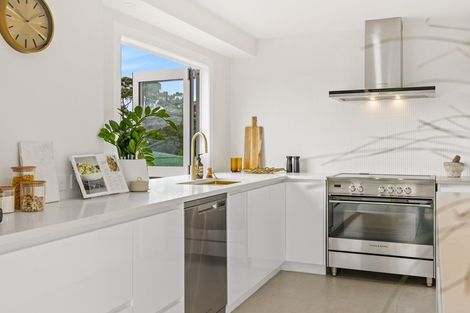 Photo of property in 1/363 Beach Road, Campbells Bay, Auckland, 0630