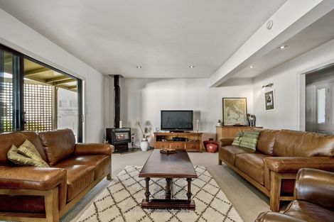 Photo of property in 68 The Terrace, Herald Island, Auckland, 0618