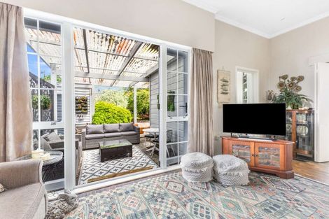 Photo of property in 21 Portia Street, Stratford, 4332