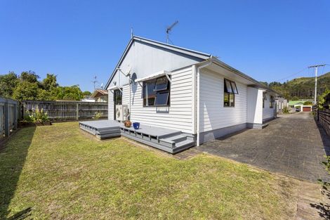 Photo of property in 2/10 Wilford Street, Wallaceville, Upper Hutt, 5018