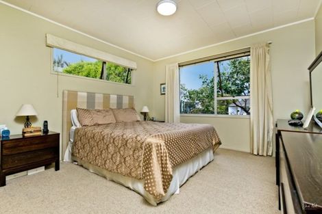 Photo of property in 33 Longreach Drive, Sunnyvale, Auckland, 0612