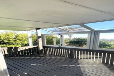 Photo of property in 1/53 Seaview Road, Castor Bay, Auckland, 0620