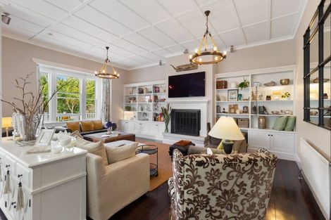 Photo of property in 214 Heatherlea Road East, Levin, 5571