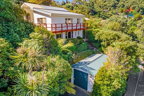 Photo of property in 32 Waitohu Road, York Bay, Lower Hutt, 5013
