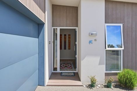 Photo of property in 24 Coast Boulevard, Papamoa Beach, Papamoa, 3118