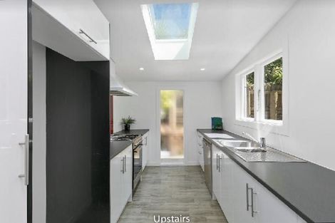 Photo of property in 112 Kelburn Parade, Kelburn, Wellington, 6012