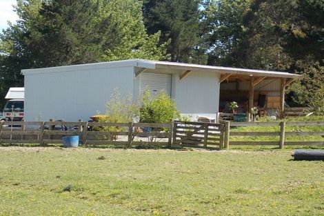 Photo of property in 349 Turitea Road, Turitea, Palmerston North, 4472