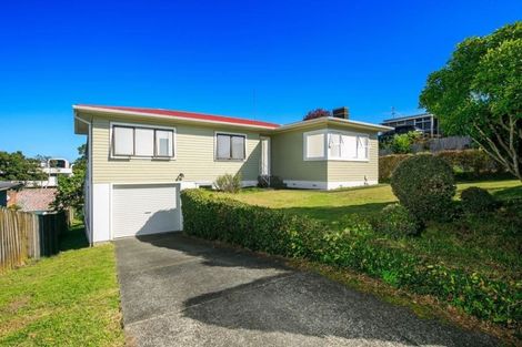 Photo of property in 7 Camelot Place, Glenfield, Auckland, 0629