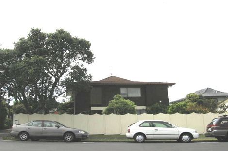 Photo of property in 1/965 Beach Road, Torbay, Auckland, 0630