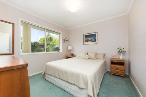 Photo of property in 2/35 Headcorn Place, Botany Downs, Auckland, 2010