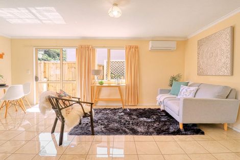 Photo of property in 102a Parkvale Road, Karori, Wellington, 6012