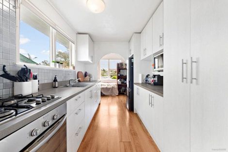 Photo of property in 48 Captain Scott Road, Glen Eden, Auckland, 0602