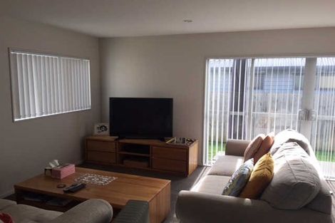 Photo of property in 96 Popokatea Drive, Takanini, 2112