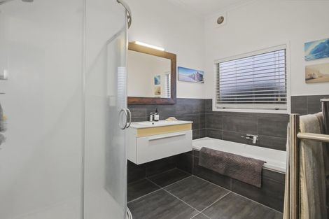 Photo of property in 9 Keven Road, Clarks Beach, Pukekohe, 2679