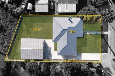 Photo of property in 5 Sutton Avenue, Mangere East, Auckland, 2024