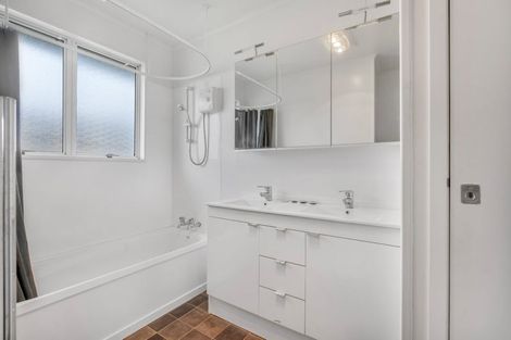 Photo of property in 20 Forest Hill Road, Henderson, Auckland, 0612