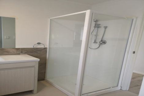 Photo of property in 73 Triangle Road, Massey, Auckland, 0614