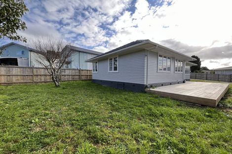 Photo of property in 31 Paton Avenue, Te Atatu South, Auckland, 0610