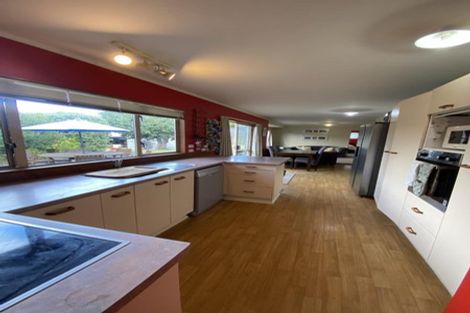 Photo of property in 32 Campion Road, Waikanae Beach, Waikanae, 5036